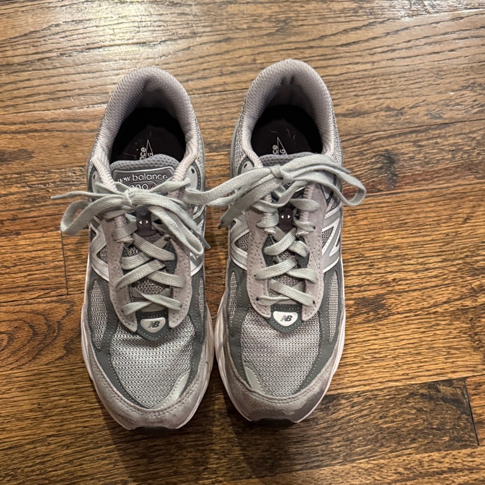 New Balance Women's Light Gray Sneakers
